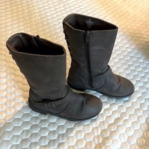 Girls boots